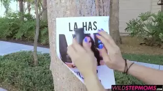 ألهمت الماس كيتي صاحب الديك بينما امتص أدا على الثدي لها