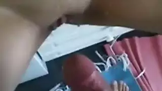 هواة البرتغالية قد خبطت twat حلق في المطبخ