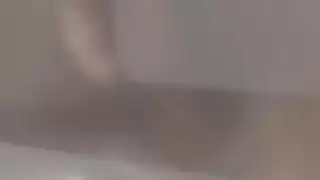 تحولت ماكر دي الحصول على بينس الديك عميقة داخل بوسها الرطب