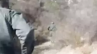 ضابط الحدود يستجوب الساخنة 18yo المهاجرين كس