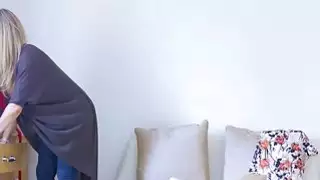 أمي الاختراق المزدوج يمارس الجنس مع زوجها وصديق الديك
