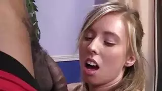 تايلور و ربيبة لها رعاية من بي بي سي