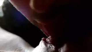 أكل العصير كس بلدي صديقة Daphne