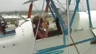 الفتيات العاريات القيام بانيان المثيرة!