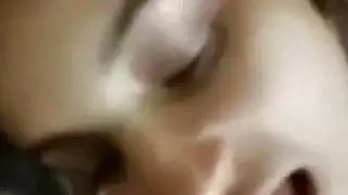 هوتي يكتسب بئر مسمر من قبل الرجل في اسلوب هزلي