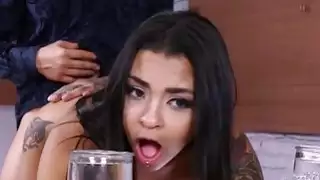 مثير فتاة نيكي كاي كتكوت ينتشر ساقيها