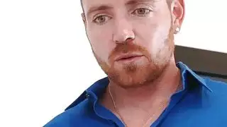 سيئة الكلبة شلو كارتر يعاقب من قبل الأب لتخلي الماء