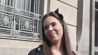 يحصل مسمر الهواة التشيكية فاتنة في مقابل المال