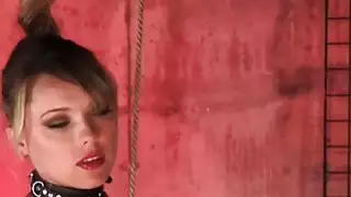 ضجيج عشيقة واهرب في lezdom