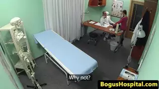 يمسح الهواة spycam الحقيقي من قبل الطبيب