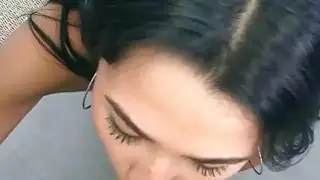 التحفيز الشفوي وتلبية HANDJOB مع فاتنة