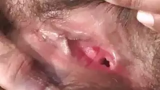 نحيل كتكوت هندي يفجر ل قضيب و يحصل على لسان مارس الجنس