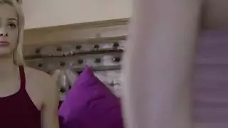 الاميرة شقراء cums الصعب في حين الحصول على ملعوق كس من الفرخ الساخنة الأخرى