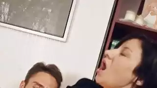جميلة في سن المراهقة من موسكو ممارسة الجنس في الحمار