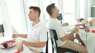 Stepmom دائما تأكد من مسح الدردشة