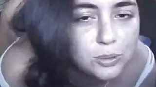 لا يقاوم قضيب جلدي يجتاح المسرات