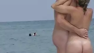 رأيت هؤلاء الفتيات العراة في رحلاتي هذا الصيف