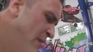 تنضم نعومي إلى الثلاثي السيئ مع روكو