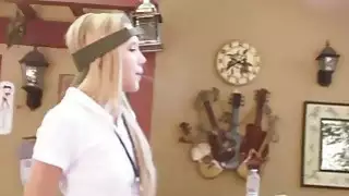 الجنس الساخن في المعسكر بين معسكر المستشارين