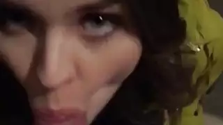 قصفت الفرخ اليورو آنا تايلور مقابل المال