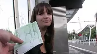دارلينج تمتص على ترصيع مقبض عملاق مثل عاهرة