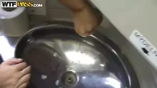 Krystinka يكشف عن كس وبس