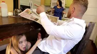 [مشهد كامل] العذراء في سن المراهقة الهرة مفاجأة لعيد الأب!