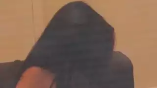 في سن المراهقة الصاخبة يتمتع اللعنة