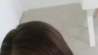 كتي في سن المراهقة كايلي كوين يعرف ما يحتاج stepbro حقا