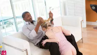 فتاة ديناميكية صغيرة جدا ورغبة