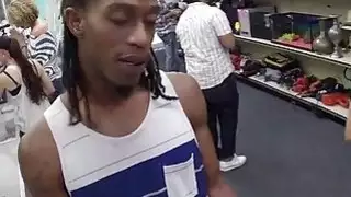 يوافق المتأنق الشعر المجعد الأسود للحصول على GF مارس الجنس للحصول على بعض النقود