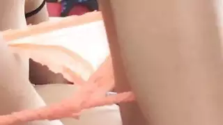 سخيف الحلمه كبيرة الجمال في سن المراهقه