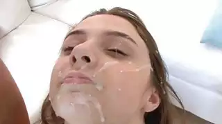 أظهرت Elektra لها كبير الثدي إلى خطوة أبي
