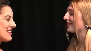 بلوندي مثليه لعق لها المغفلون الساخنة GFs