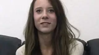 ظهرت سيرينا وهي تبدو وكأنها زحفت من القمامة ، لذلك جئت بداخلها.