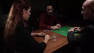 يذهب hottie لعبة البوكر أحمر الشعر في كل شيء