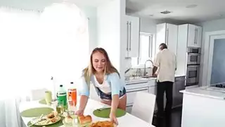 أليسا كول غوى و اللعنة مع صديق أبي