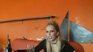 حبيبي هو إعطاء مسمار وظيفة ضربة البرية في الهواء الطلق