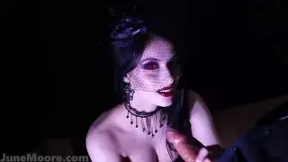 العطش ب ز مصاص دماء HANDJOB اللسان