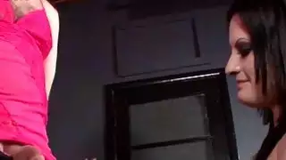 ذكر الرقيق الجنس قضيب مشدود والحمار لعبة مارس الجنس
