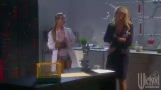 شقراء جبهة مورو Stormy Daniels fingers lab فتاة سامي رودس