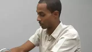 مثير الكلبات جبهة مورو الاسلامية للتحرير في زي موحد للابتزاز وخبطت الرجل الأسود