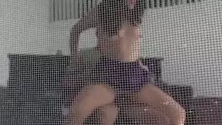 في سن المراهقة cockteaser يبتلع 10 مؤسس لحمي طويلة