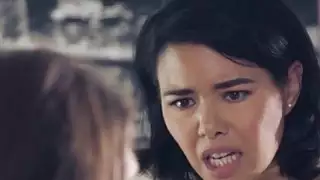 هالي وأمها الحاضنة تحصل على البرية والجنون في أحلامها