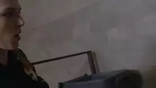 المتأنق الأسود ضجيجا اثنين من رجال الشرطة الساخنة
