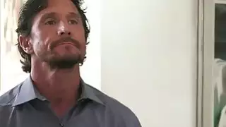 مغرية شقراء فاتنة ركوب الديك ضخمة مثل الموالية