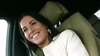 يأخذ افيلين ديلاي ديك الغرباء