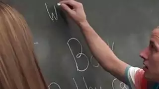مثير امرأة سمراء المعلم يحب ضخمة تضخم الديك