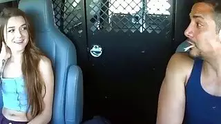 تعادل الفرخ الحلو ومارس الجنس بعد ركوب hitching