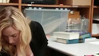 سرق زوي باركر في سن المراهقة شيء ما والآن يجب أن يختار